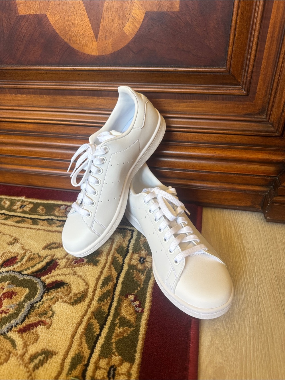 adidas White Women's Low-Top Casual Sneakers - Stan Smith collection